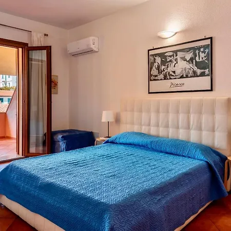 Aparthotel Cristal Blu 4*