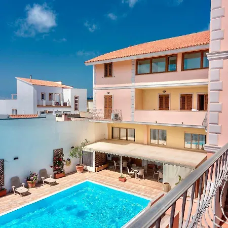 Lägenhetshotell With Swimming Pool In Santa Teresa Gallura