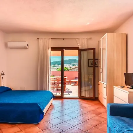 With Swimming Pool In Santa Teresa Gallura